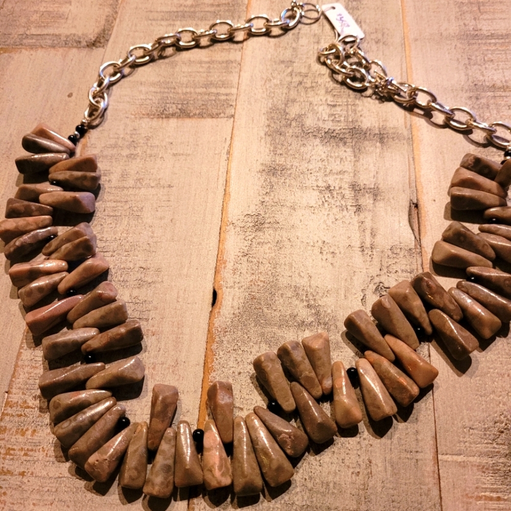 NWT Fossil Coral, Onyx & Brass handmade ladies necklace